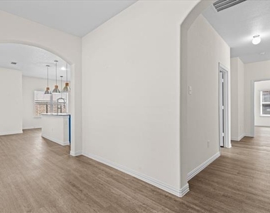 220 Camden Street - Photo Thumbnail 4