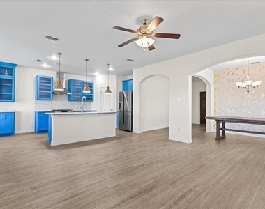 220 Camden Street - Photo Thumbnail 6