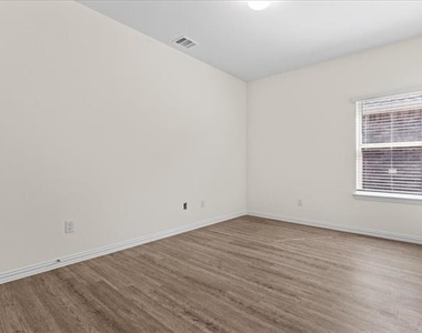 220 Camden Street - Photo Thumbnail 14
