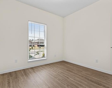 220 Camden Street - Photo Thumbnail 11
