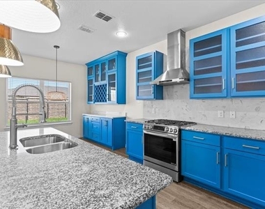 220 Camden Street - Photo Thumbnail 9
