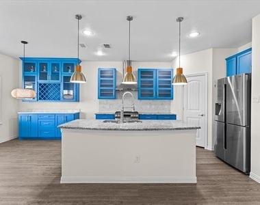 220 Camden Street - Photo Thumbnail 8