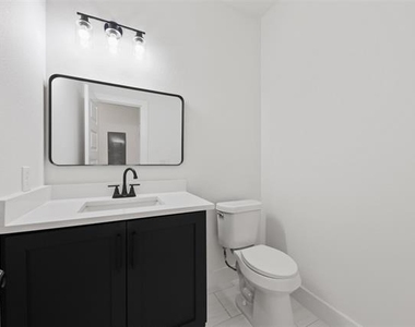 1412 Crosspointe Street - Photo Thumbnail 8