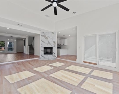1412 Crosspointe Street - Photo Thumbnail 2