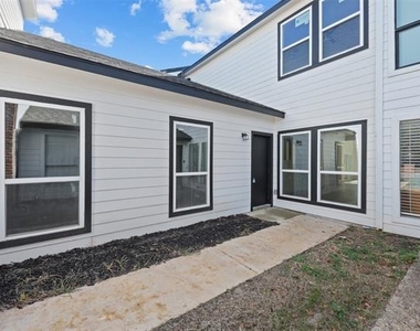 1412 Crosspointe Street - Photo Thumbnail 1