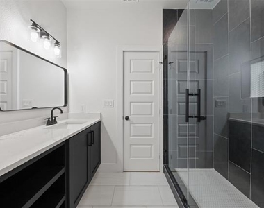 1412 Crosspointe Street - Photo Thumbnail 13
