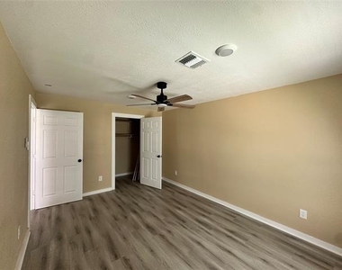 4101 N 19th Street - Photo Thumbnail 4