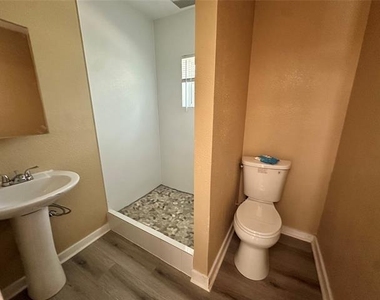 4101 N 19th Street - Photo Thumbnail 6