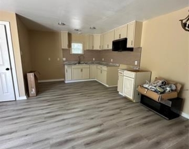 4101 N 19th Street - Photo Thumbnail 3