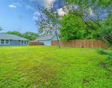 224 Patrick Street - Photo Thumbnail 21