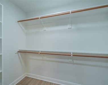 224 Patrick Street - Photo Thumbnail 14