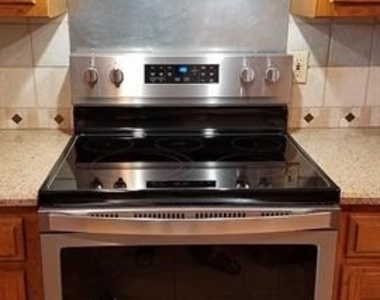 621 New Hope Road E - Photo Thumbnail 10