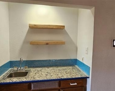 621 New Hope Road E - Photo Thumbnail 7