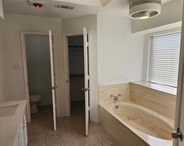 621 New Hope Road E - Photo Thumbnail 14