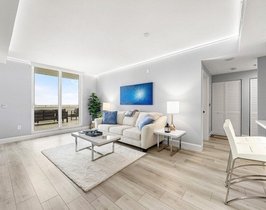 255 Evernia Street - Photo Thumbnail 13