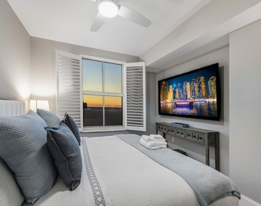 255 Evernia Street - Photo Thumbnail 16