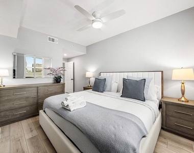 255 Evernia Street - Photo Thumbnail 15