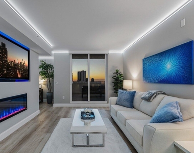 255 Evernia Street - Photo Thumbnail 8