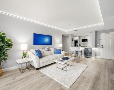 255 Evernia Street - Photo Thumbnail 14