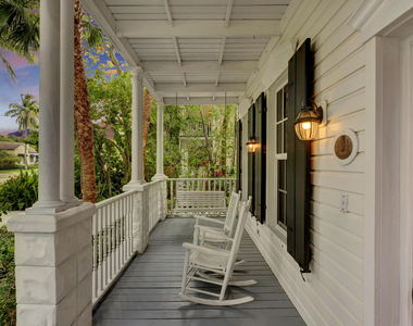 306 N Swinton Avenue - Photo Thumbnail 8