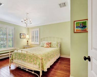 306 N Swinton Avenue - Photo Thumbnail 23