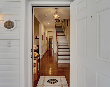 306 N Swinton Avenue - Photo Thumbnail 12