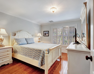 306 N Swinton Avenue - Photo Thumbnail 20