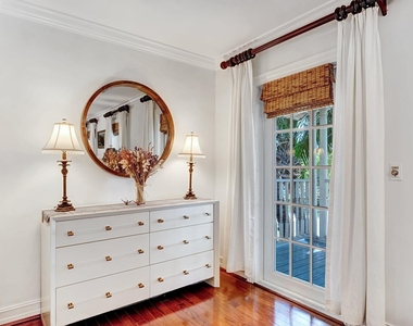 306 N Swinton Avenue - Photo Thumbnail 28