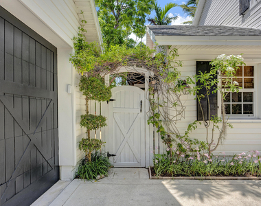 306 N Swinton Avenue - Photo Thumbnail 45