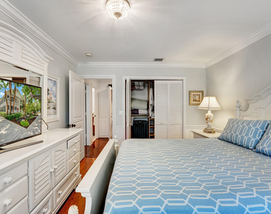 306 N Swinton Avenue - Photo Thumbnail 19