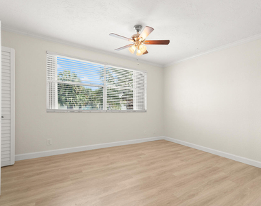 2521 Ne 15th Street - Photo Thumbnail 3