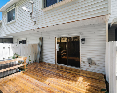 2521 Ne 15th Street - Photo Thumbnail 4