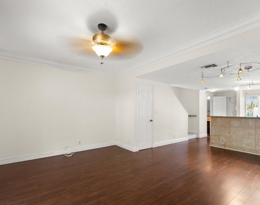 2521 Ne 15th Street - Photo Thumbnail 17