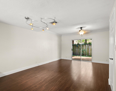 2521 Ne 15th Street - Photo Thumbnail 9
