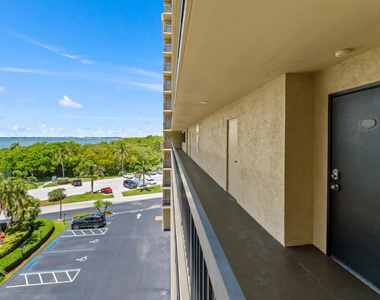 801 S Ocean Drive - Photo Thumbnail 35