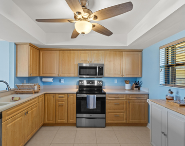 801 S Ocean Drive - Photo Thumbnail 2