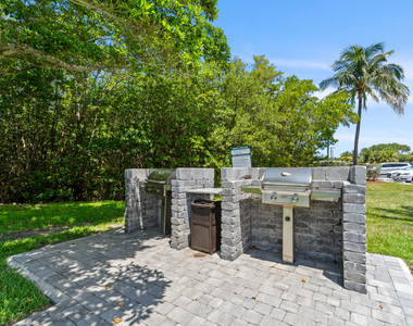 801 S Ocean Drive - Photo Thumbnail 32