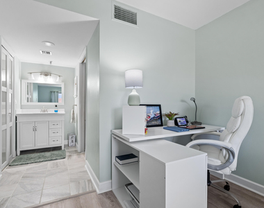 801 S Ocean Drive - Photo Thumbnail 25