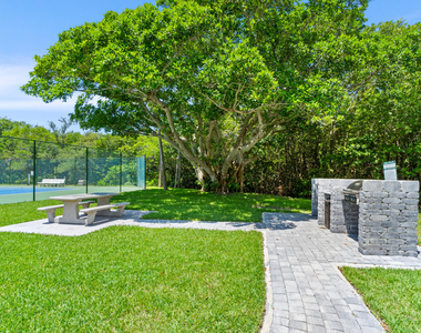 801 S Ocean Drive - Photo Thumbnail 31