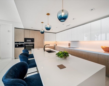 3100 N Ocean Drive - Photo Thumbnail 2