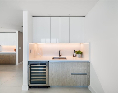 3100 N Ocean Drive - Photo Thumbnail 4