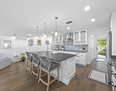 17235 Bay Street - Photo Thumbnail 10