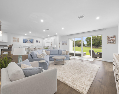 17235 Bay Street - Photo Thumbnail 3