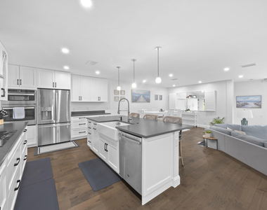 17235 Bay Street - Photo Thumbnail 11