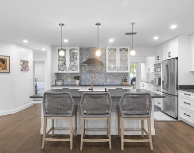 17235 Bay Street - Photo Thumbnail 8