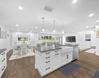 17235 Bay Street - Photo Thumbnail 12