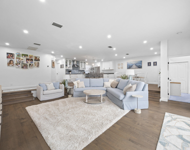 17235 Bay Street - Photo Thumbnail 4