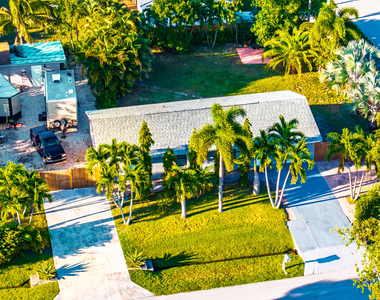 481 Sw Voltair Terrace - Photo Thumbnail 6