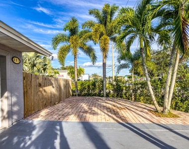 481 Sw Voltair Terrace - Photo Thumbnail 2