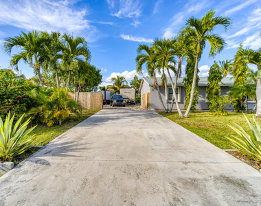 481 Sw Voltair Terrace - Photo Thumbnail 1